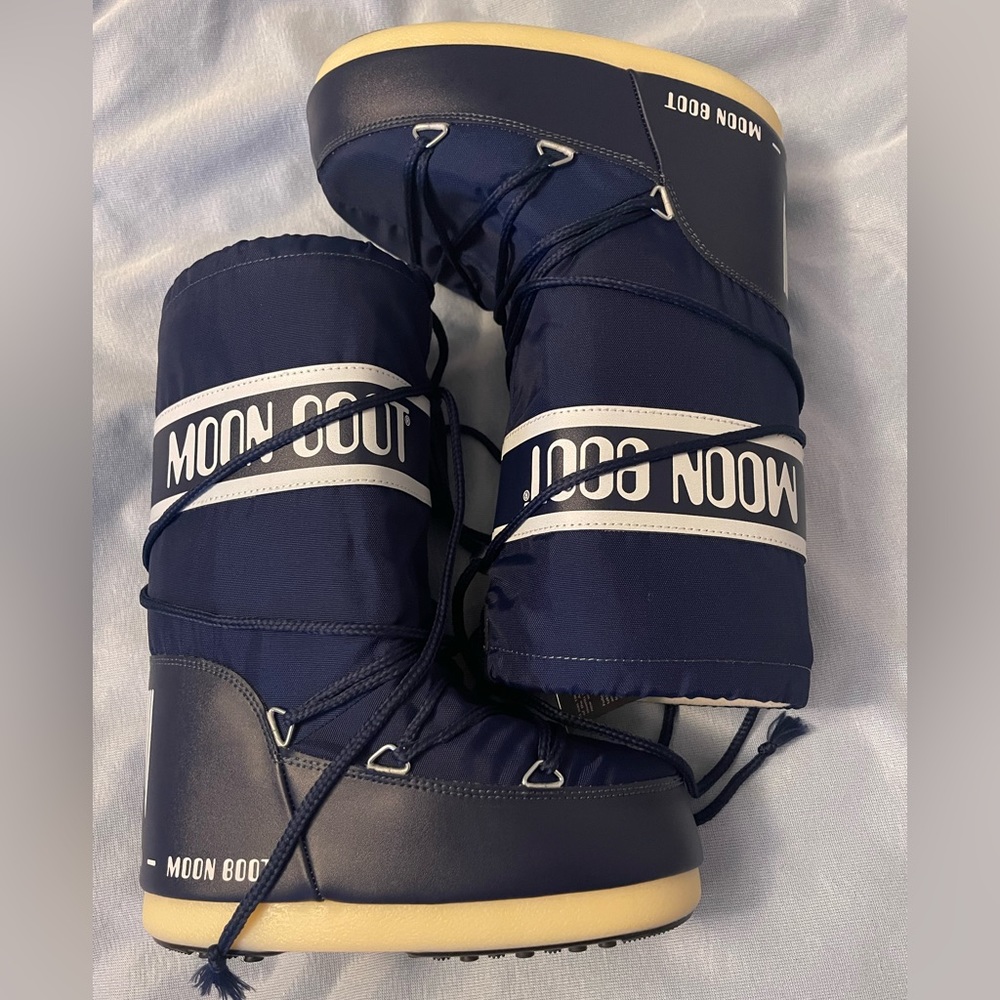 Navy blue Moon boots